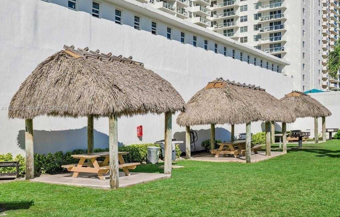 Small Image of 5601 COLLINS AVE #717, Miami Beach Number 18