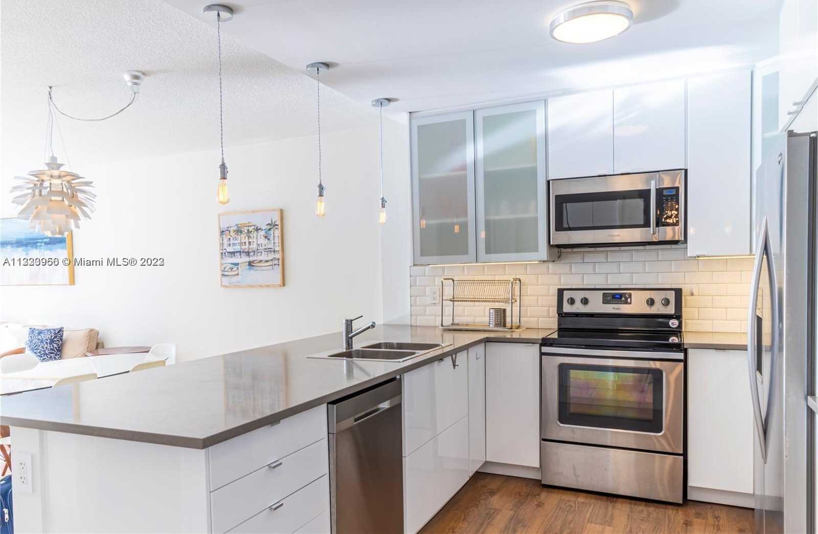 Small Image of 5601 COLLINS AVE #717, Miami Beach Number 4