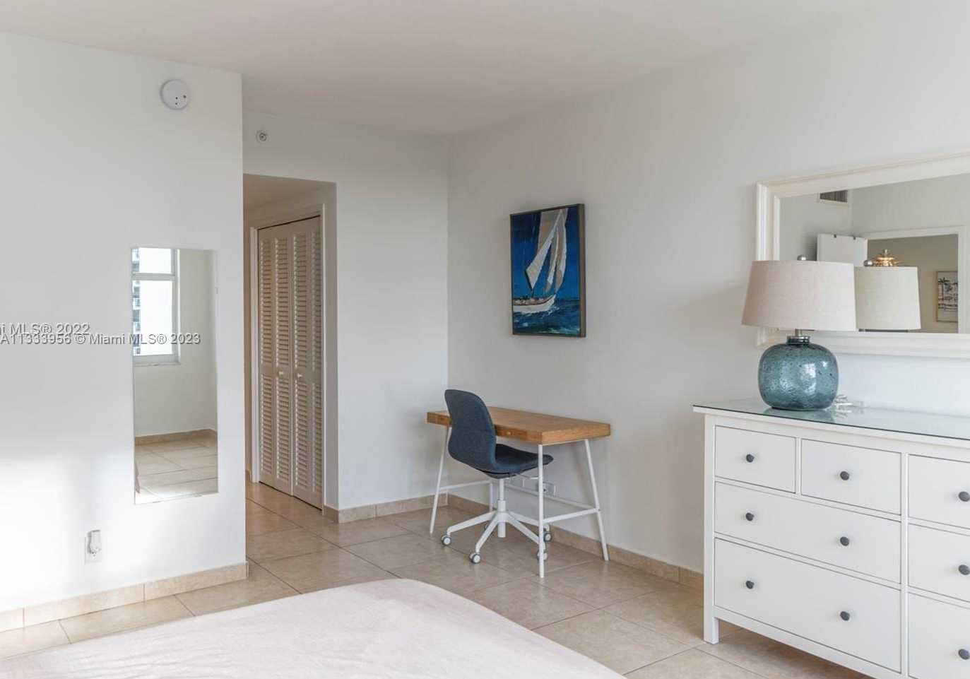 Small Image of 5601 COLLINS AVE #717, Miami Beach Number 8