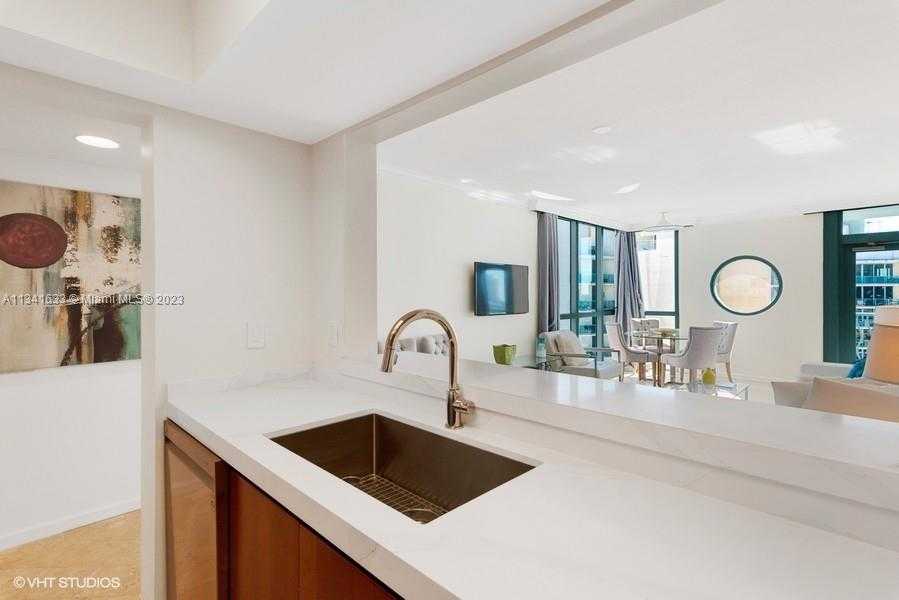 Small Image of 1500 Ocean Dr, Miami Beach, FL 33139, USA Number 11