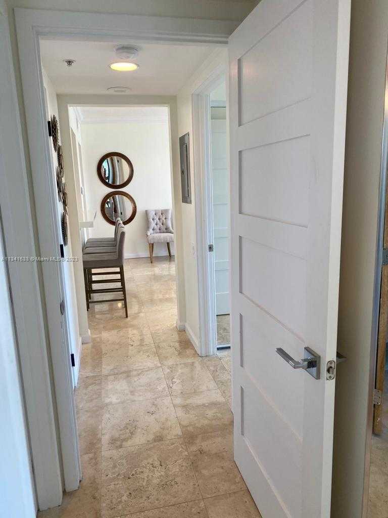 Small Image of 1500 Ocean Dr, Miami Beach, FL 33139, USA Number 5