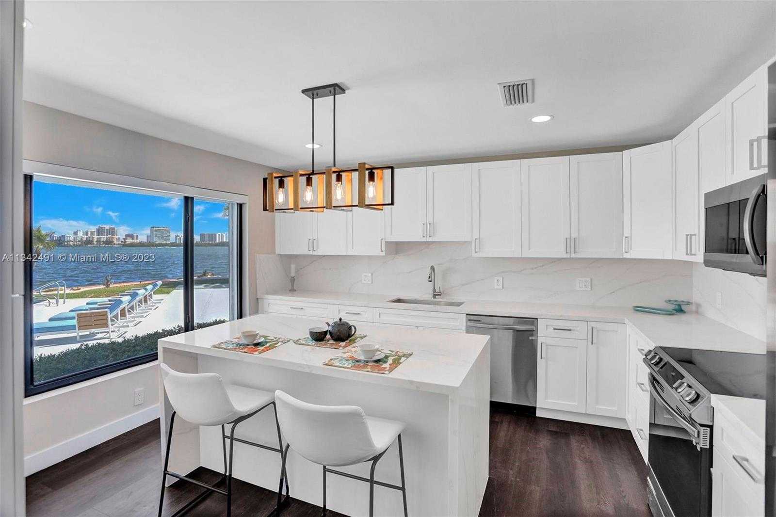 Small Image of 9101 N Bayshore Dr, Miami, FL 33138, USA Number 10