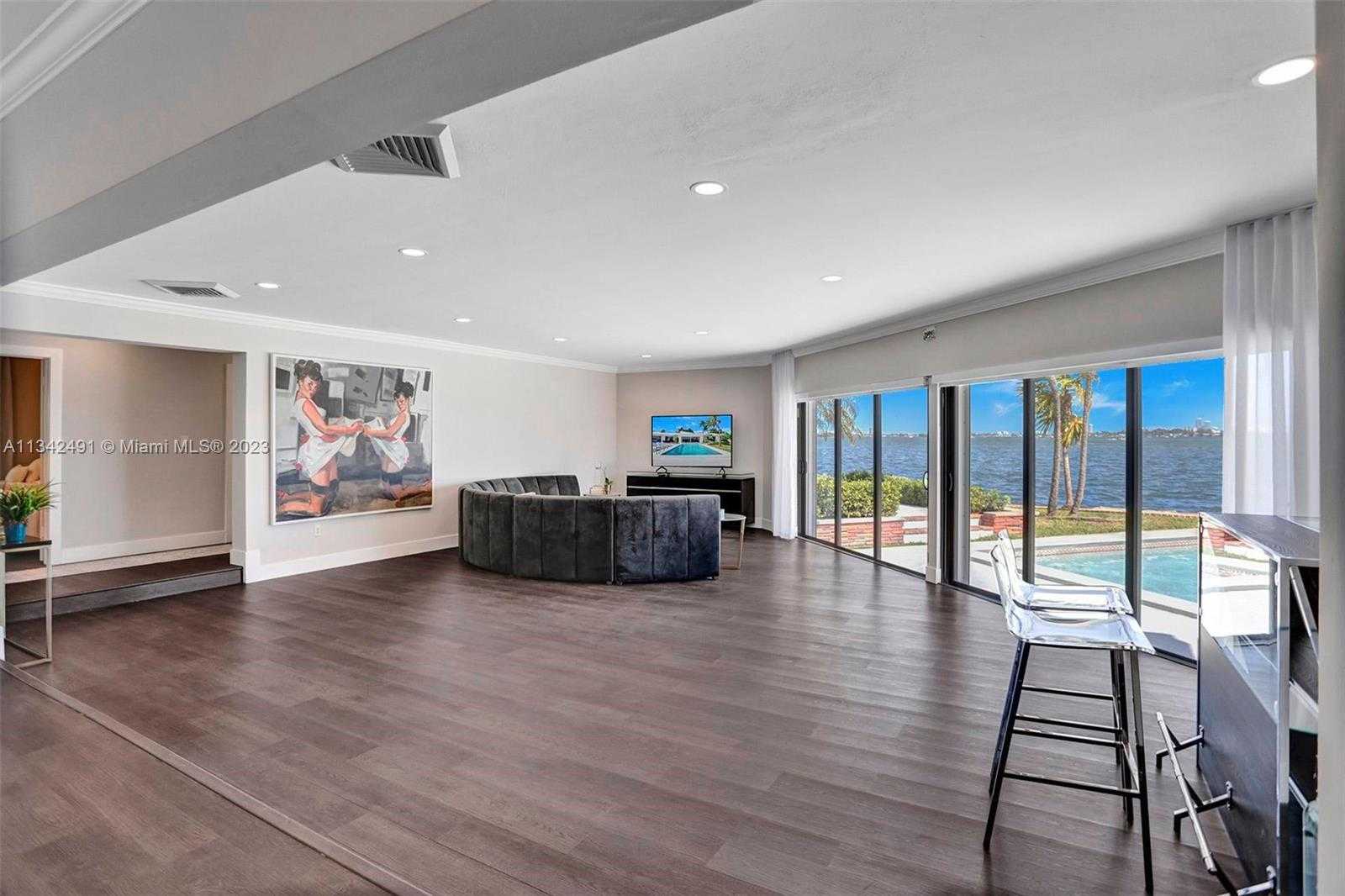 Small Image of 9101 N Bayshore Dr, Miami, FL 33138, USA Number 14