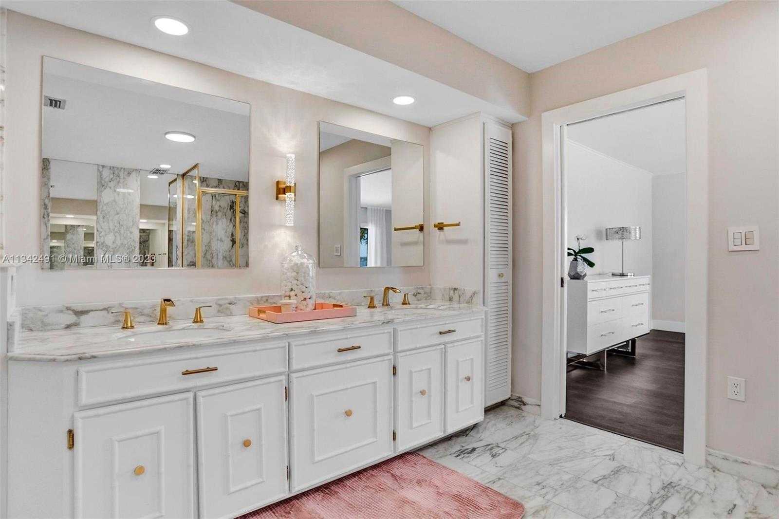 Small Image of 9101 N Bayshore Dr, Miami, FL 33138, USA Number 17