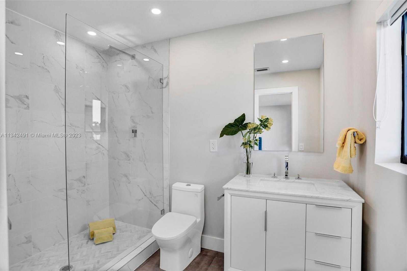 Small Image of 9101 N Bayshore Dr, Miami, FL 33138, USA Number 26