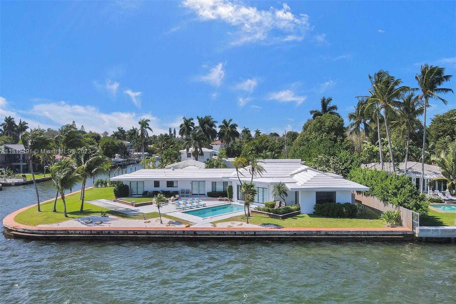 Small Image of 9101 N Bayshore Dr, Miami, FL 33138, USA Number 35