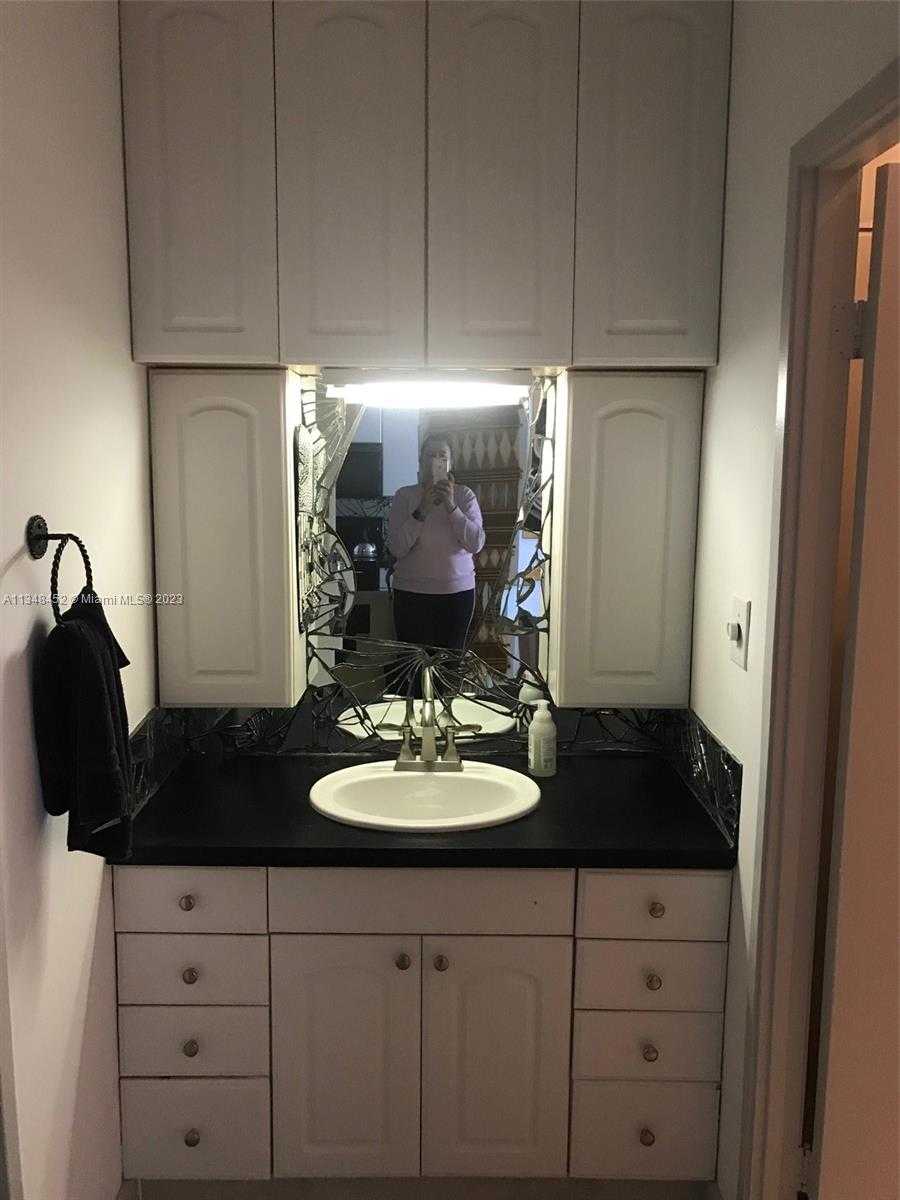 Small Image of 100 LINCOLN RD #1007, Miami Beach Number 21