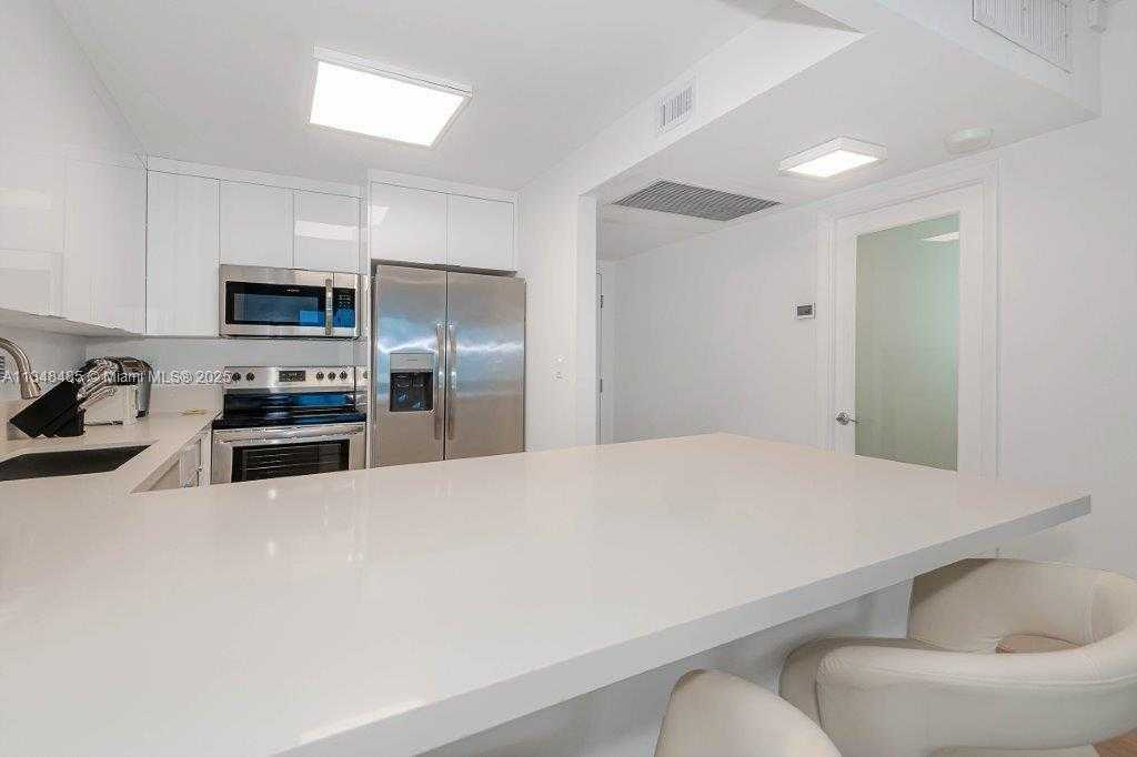 Small Image of 2301 COLLINS AVE #927, Miami Beach Number 14