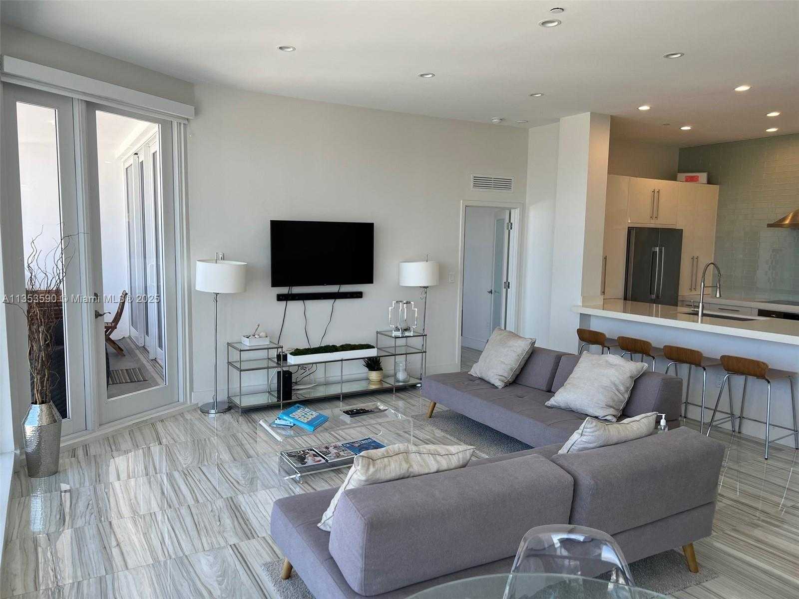Small Image of 100 LINCOLN RD #PH9, Miami Beach Number 10