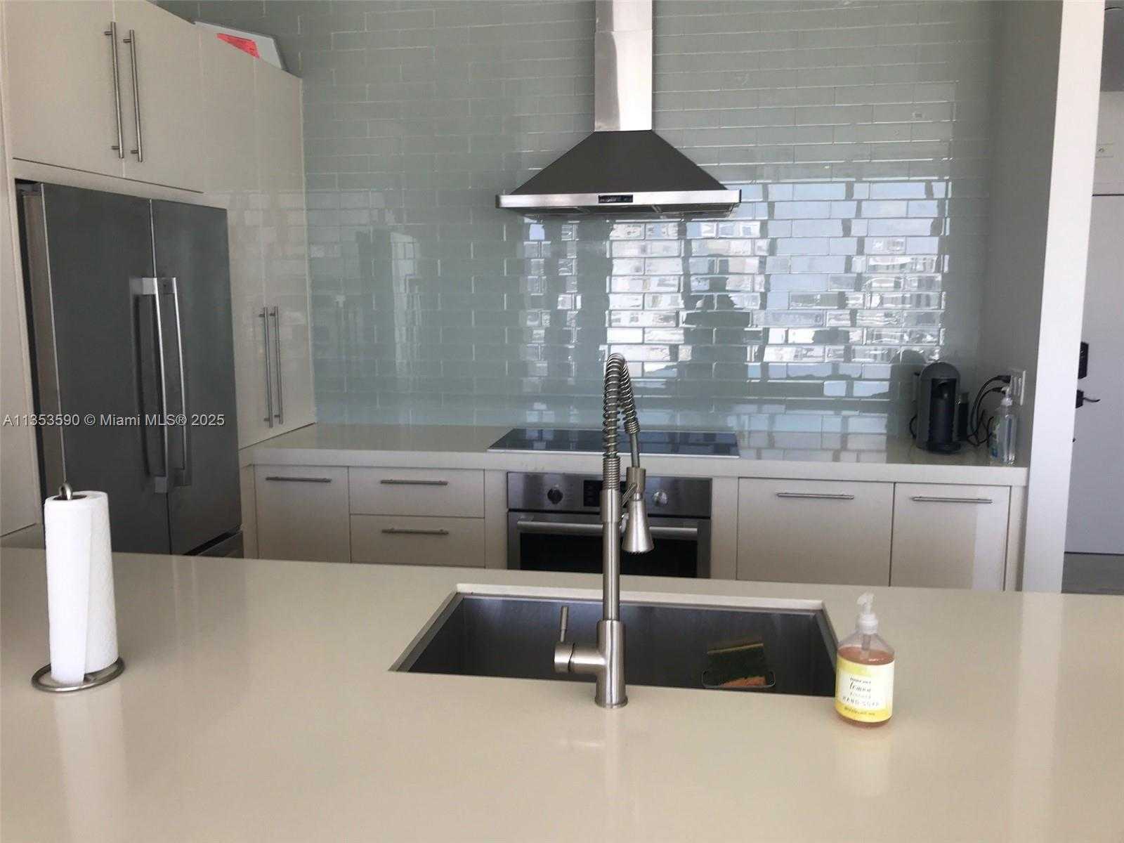 Small Image of 100 LINCOLN RD #PH9, Miami Beach Number 12