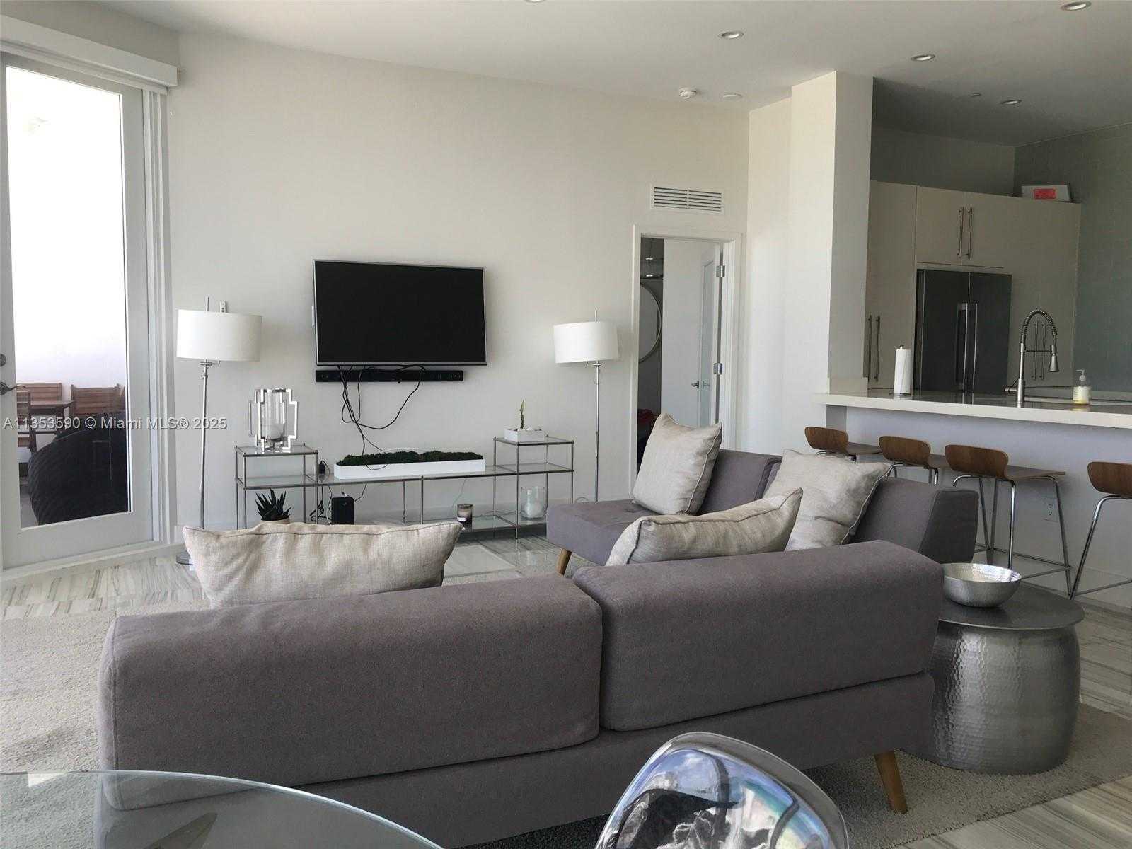 Small Image of 100 LINCOLN RD #PH9, Miami Beach Number 15