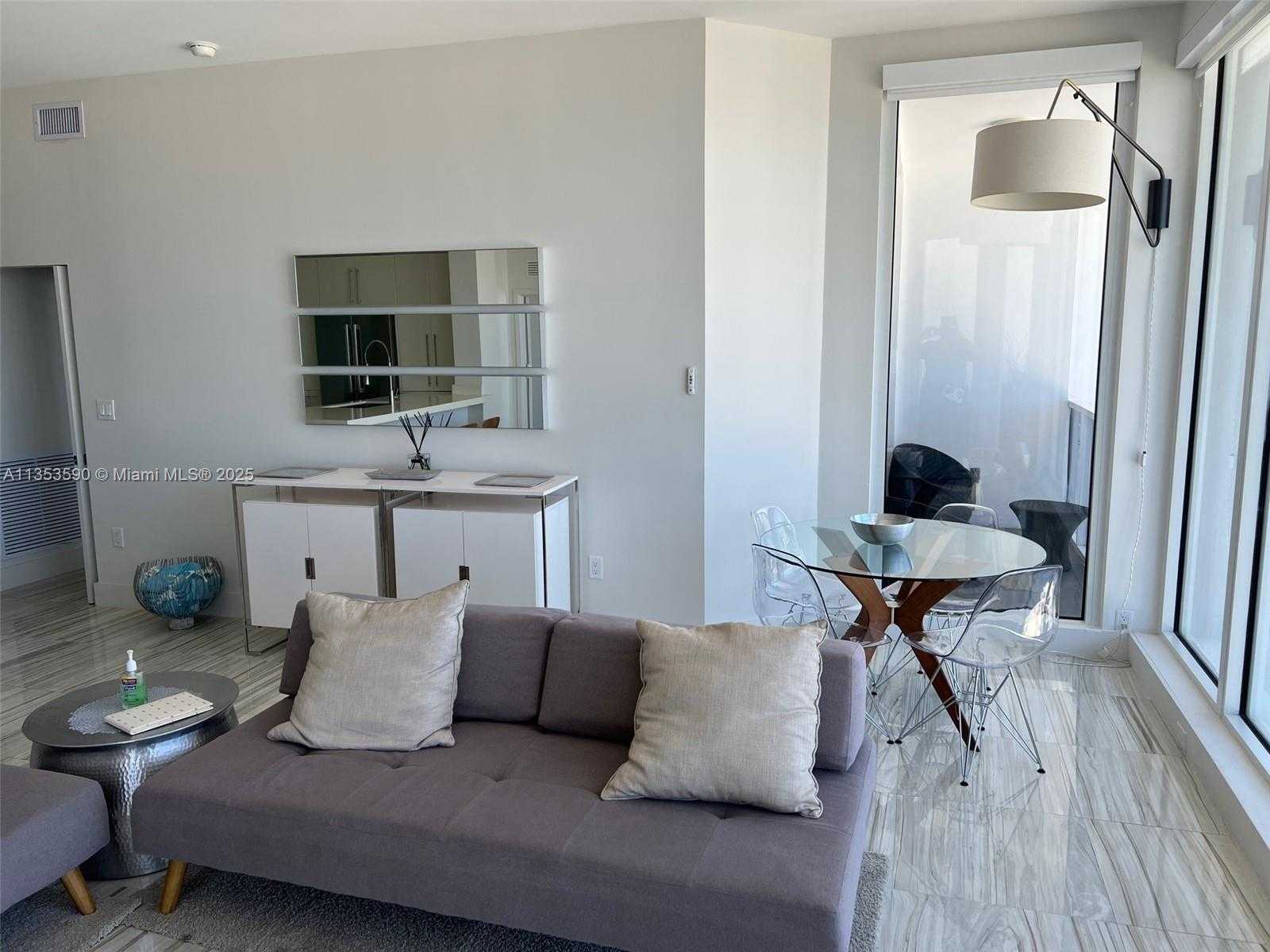 Small Image of 100 LINCOLN RD #PH9, Miami Beach Number 16