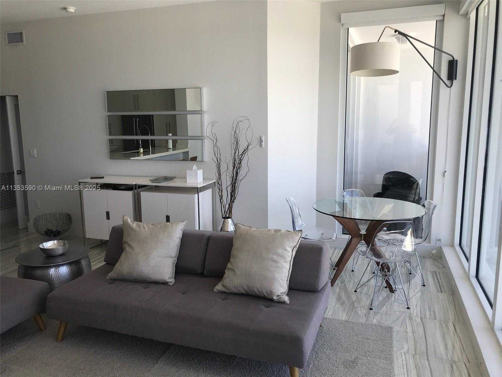 Small Image of 100 LINCOLN RD #PH9, Miami Beach Number 18
