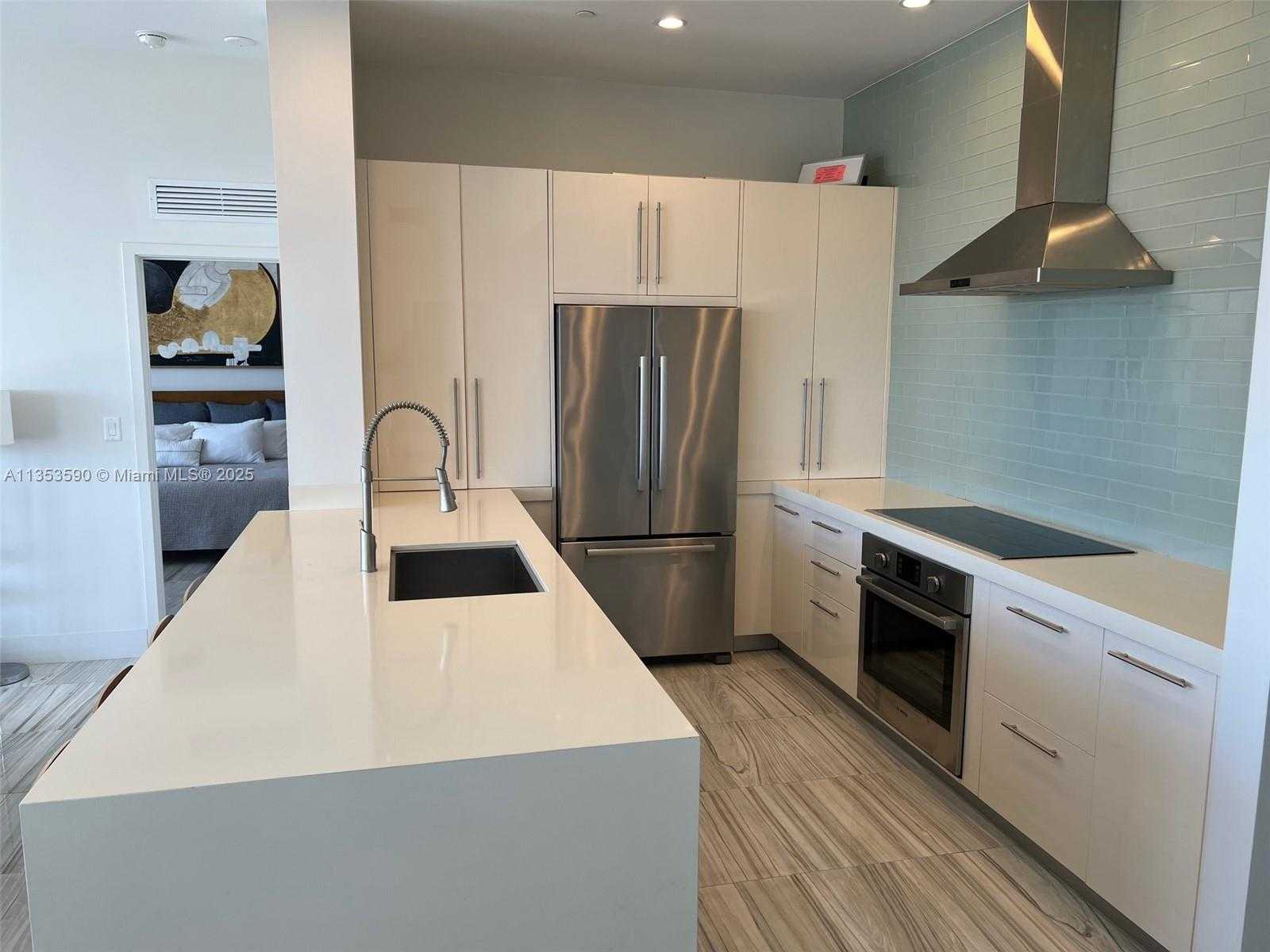 Small Image of 100 LINCOLN RD #PH9, Miami Beach Number 19