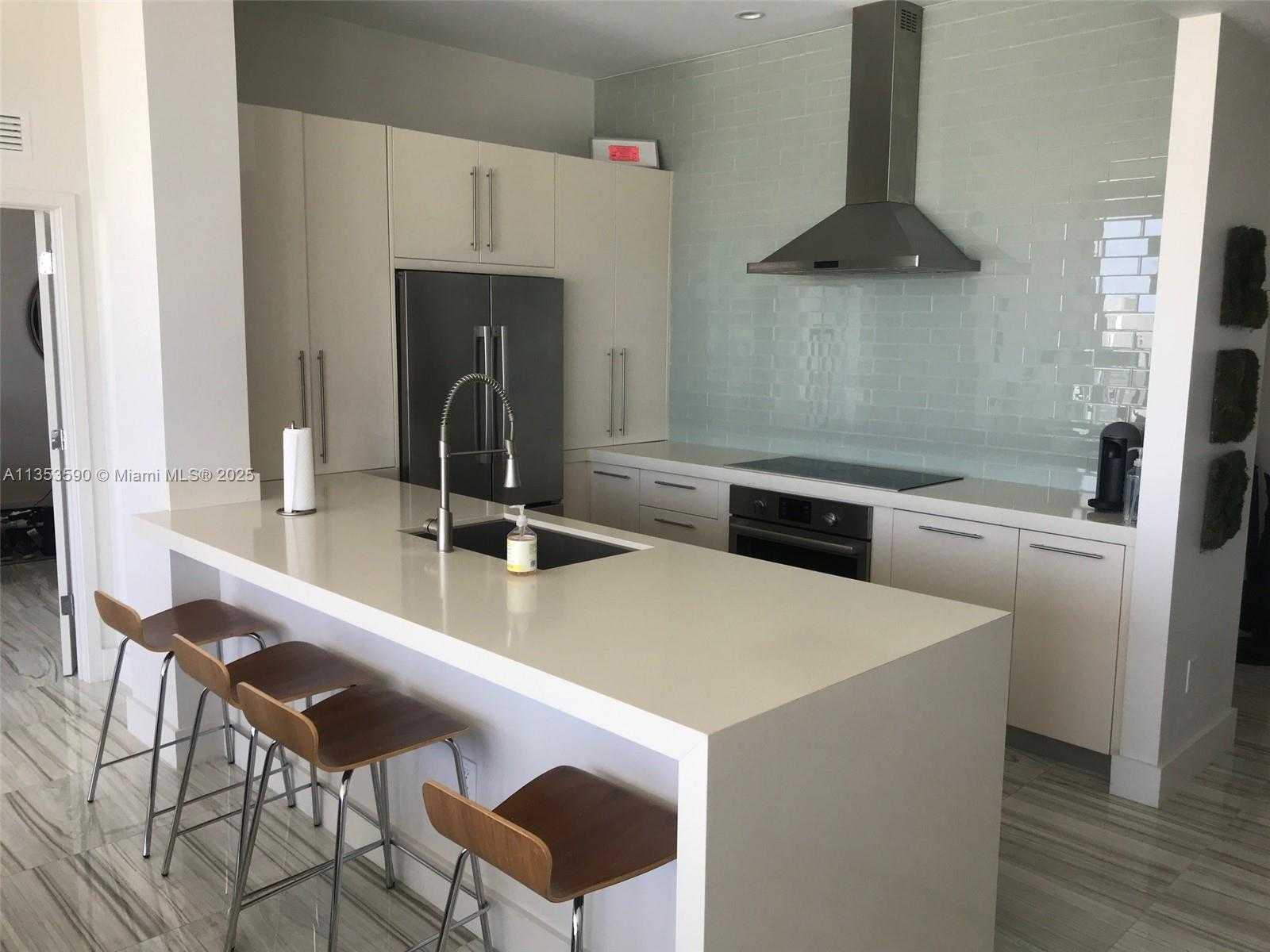 Small Image of 100 LINCOLN RD #PH9, Miami Beach Number 21