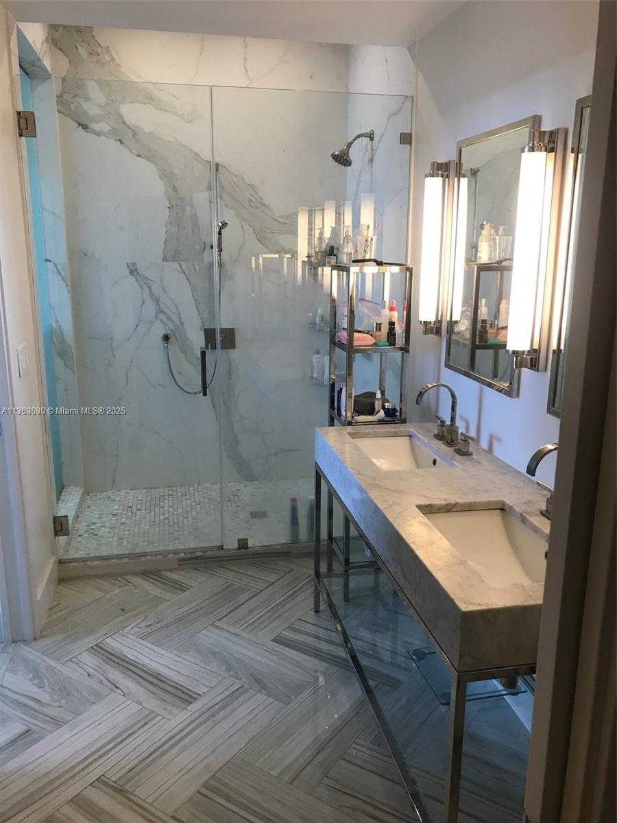 Small Image of 100 LINCOLN RD #PH9, Miami Beach Number 32