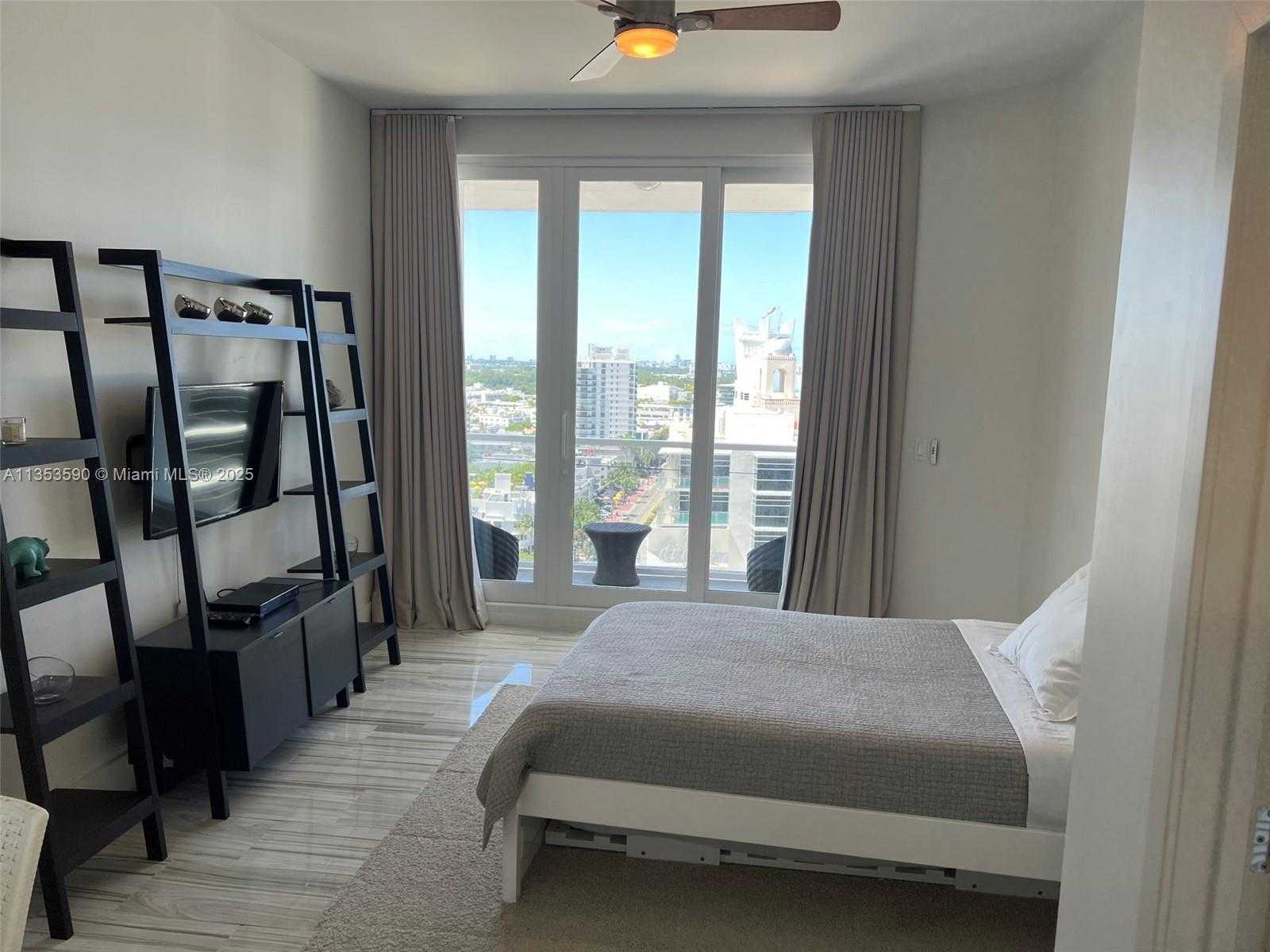 Small Image of 100 LINCOLN RD #PH9, Miami Beach Number 35