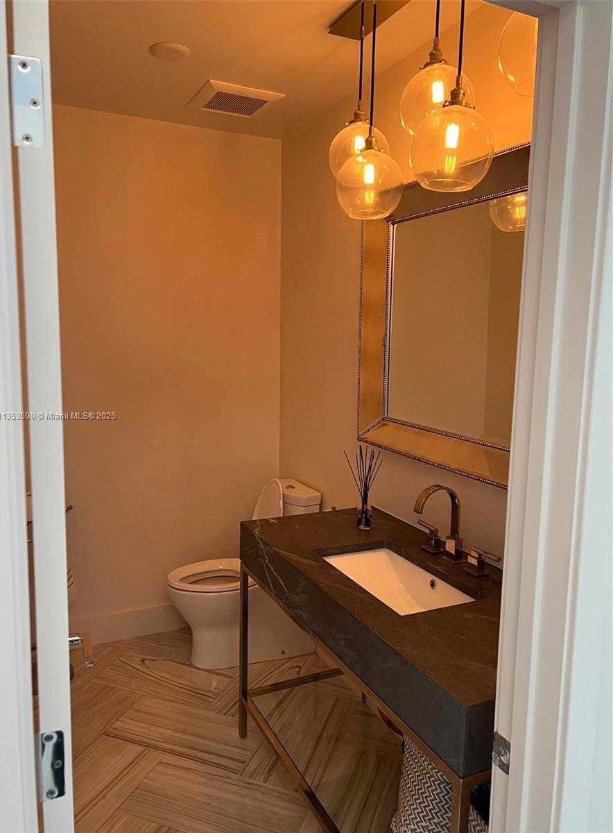 Small Image of 100 LINCOLN RD #PH9, Miami Beach Number 40