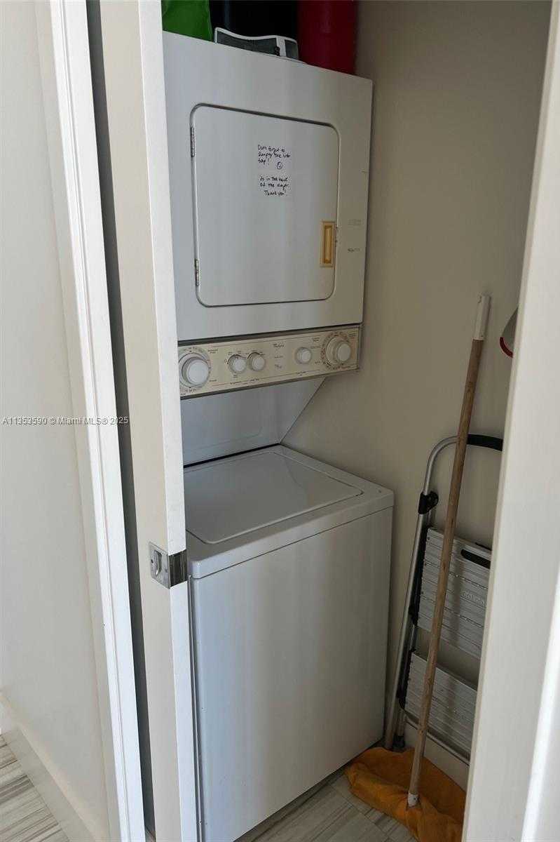 Small Image of 100 LINCOLN RD #PH9, Miami Beach Number 41