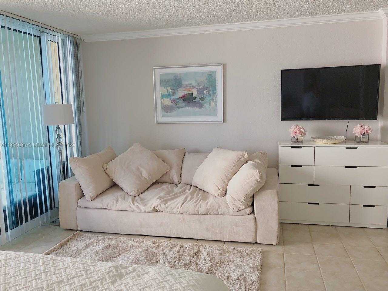 Small Image of 2501 SOUTH OCEAN DR #605 (Available NOW!, Hollywood Number 9