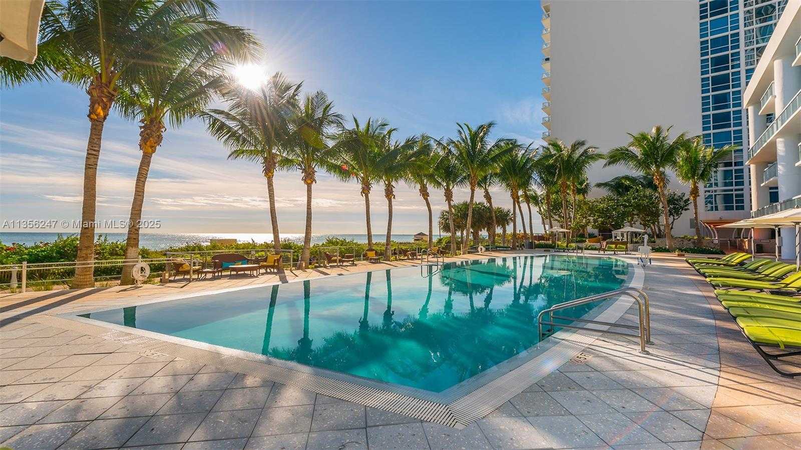 Small Image of 6801 #911, Miami Beach Number 3