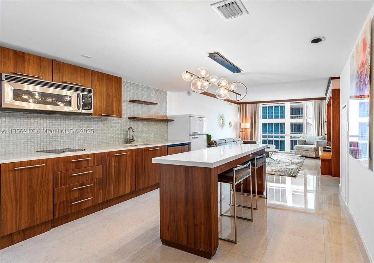 Small Image of 6801 #911, Miami Beach Number 5