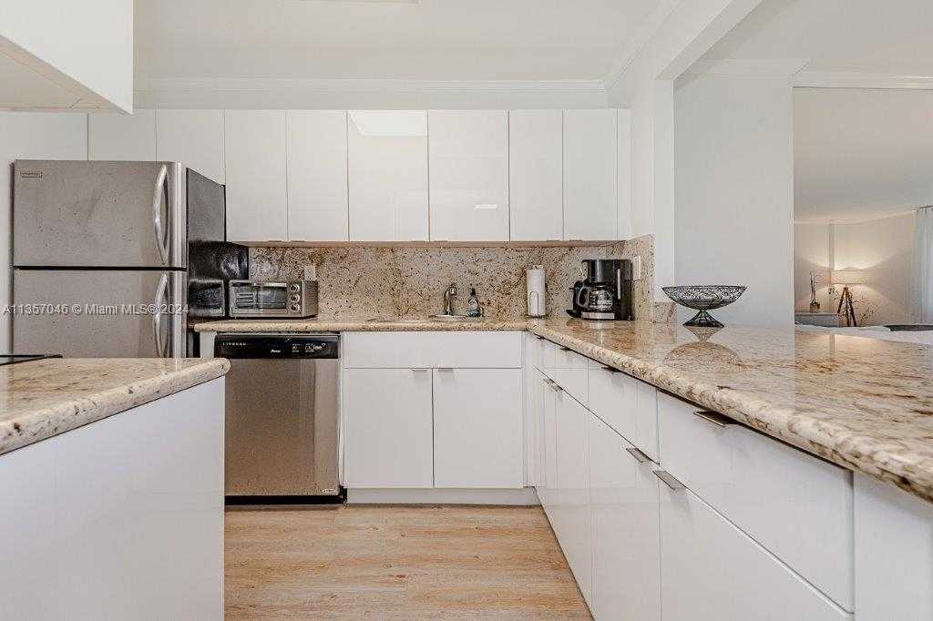 Small Image of 2301 COLLINS AVE #842, Miami Beach Number 12