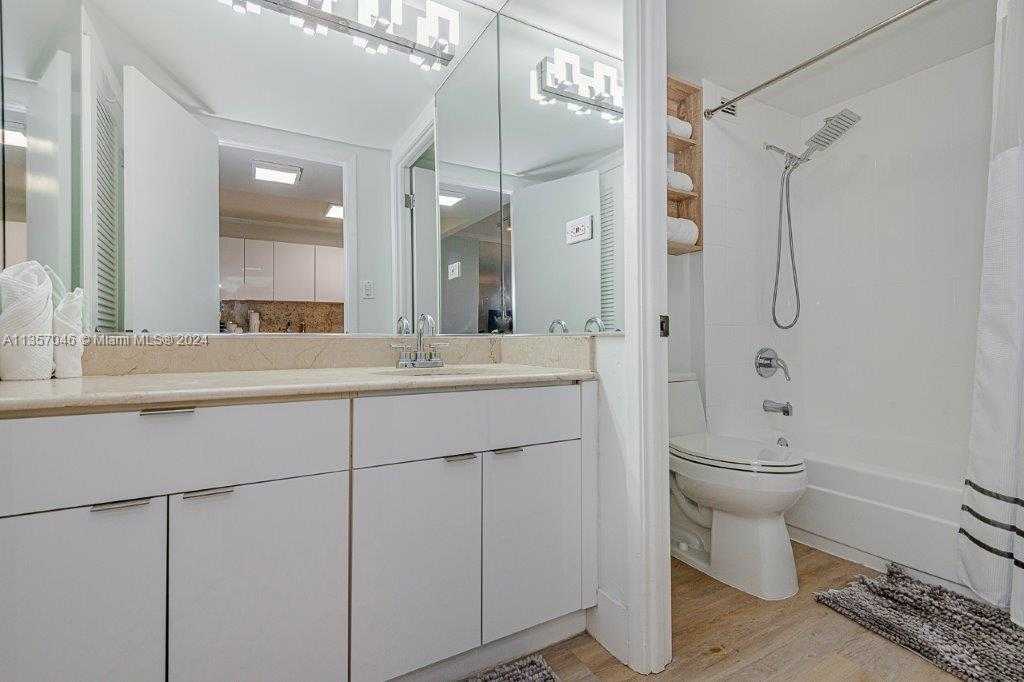 Small Image of 2301 COLLINS AVE #842, Miami Beach Number 16