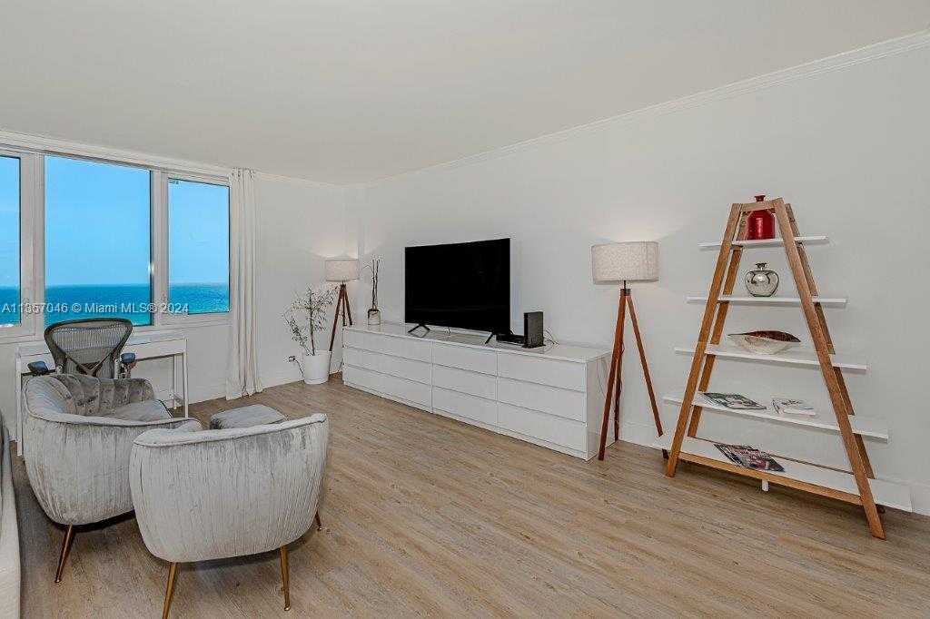 Small Image of 2301 COLLINS AVE #842, Miami Beach Number 8