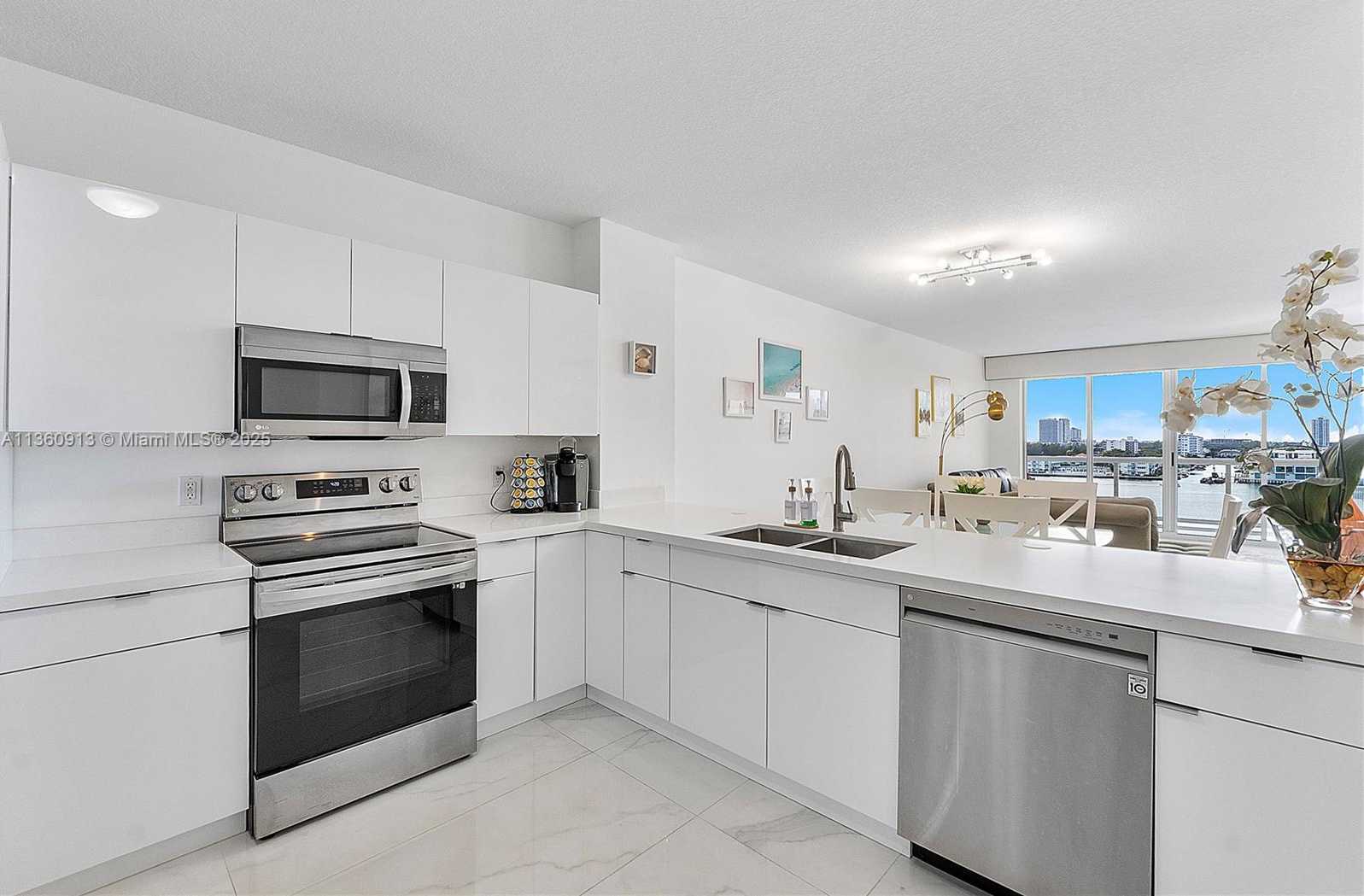 Small Image of 17050 NORTH BAY RD #807, Sunny Isles Beach Number 11