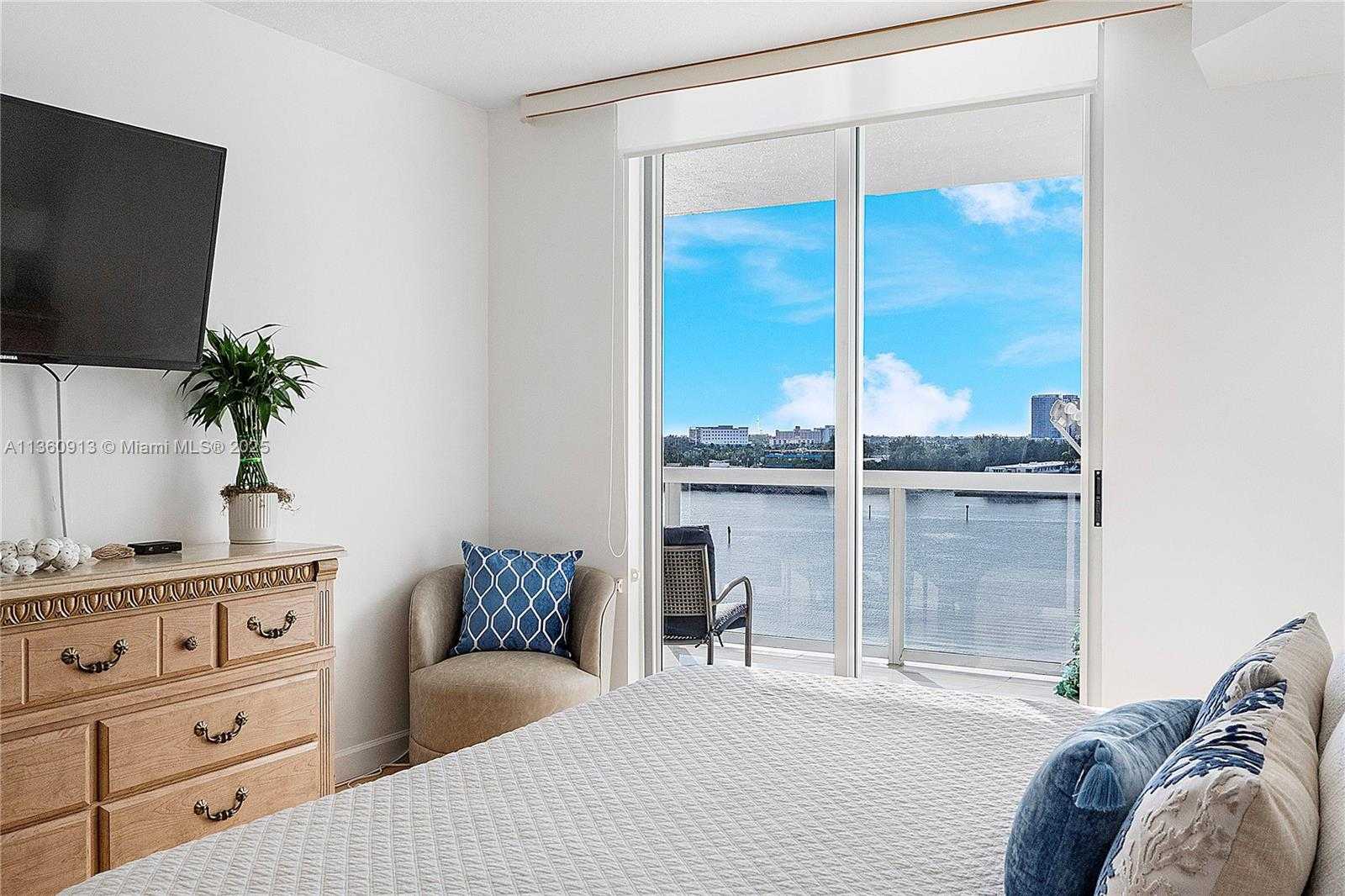 Small Image of 17050 NORTH BAY RD #807, Sunny Isles Beach Number 16