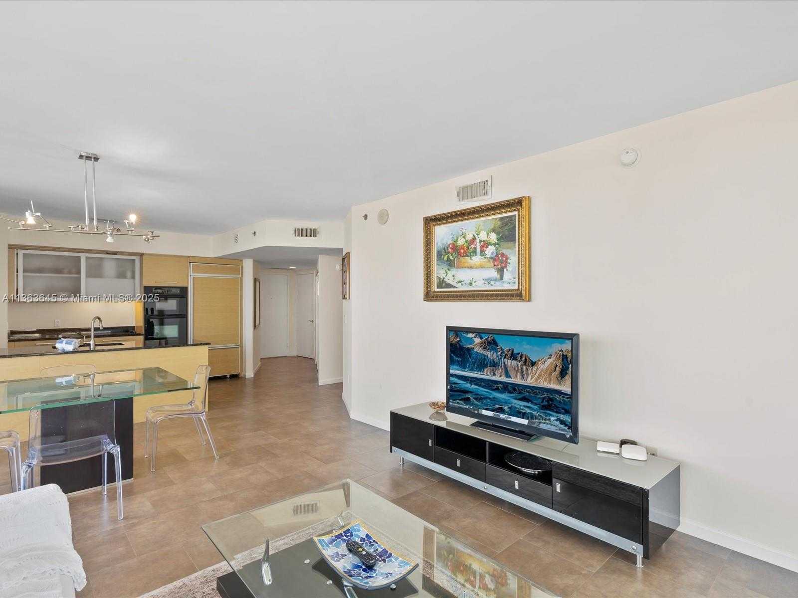 Small Image of 1830 SOUTH OCEAN DR #1806, Hallandale Beach Number 12