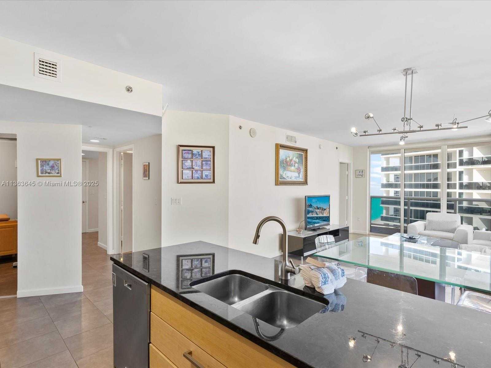 Small Image of 1830 SOUTH OCEAN DR #1806, Hallandale Beach Number 17
