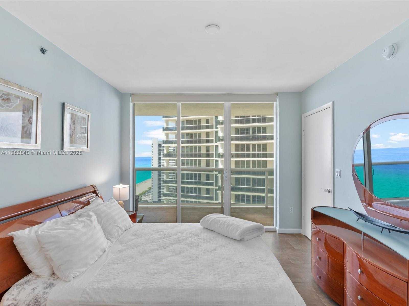 Small Image of 1830 SOUTH OCEAN DR #1806, Hallandale Beach Number 20