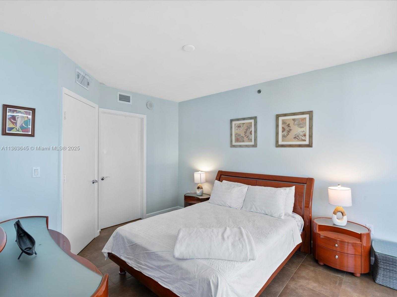 Small Image of 1830 SOUTH OCEAN DR #1806, Hallandale Beach Number 21