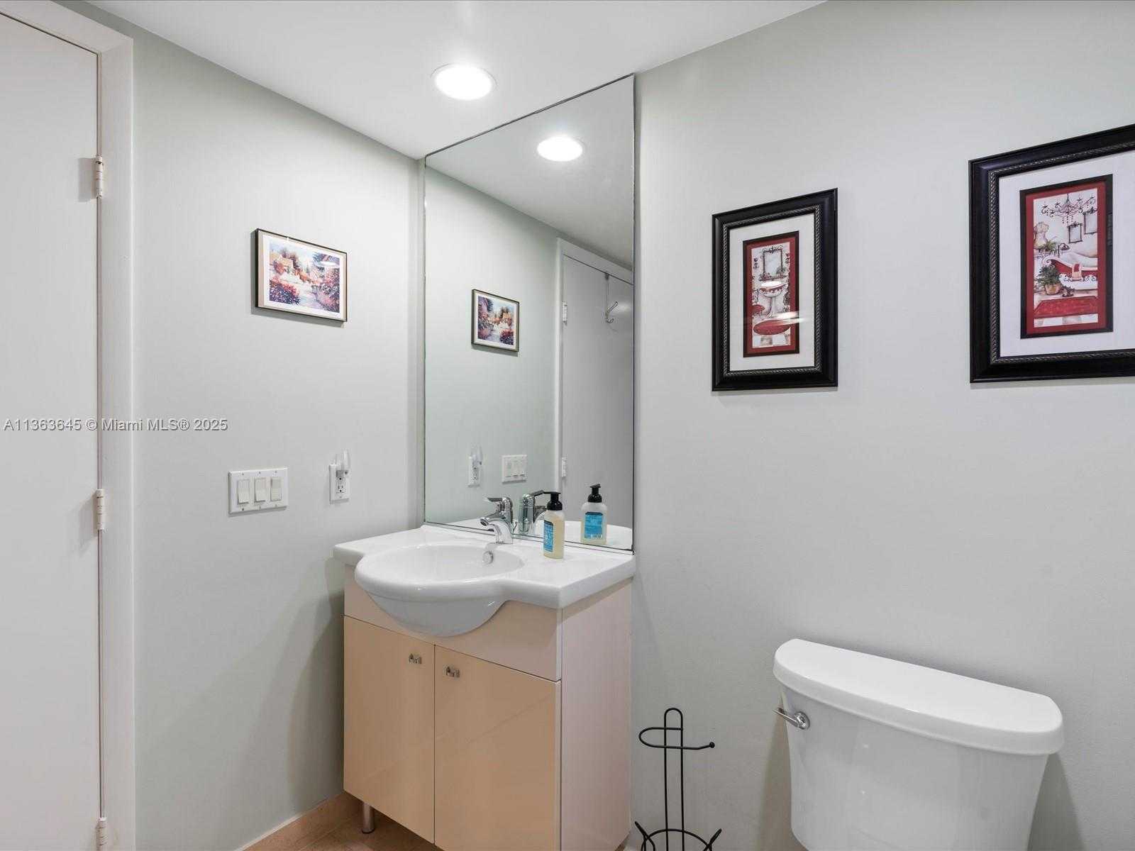 Small Image of 1830 SOUTH OCEAN DR #1806, Hallandale Beach Number 22