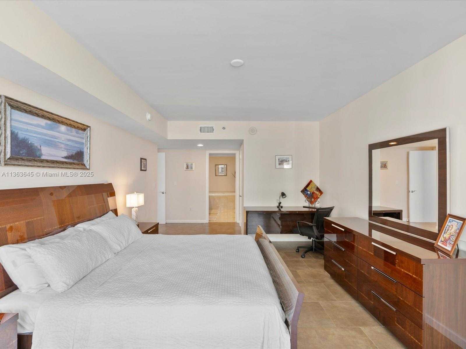 Small Image of 1830 SOUTH OCEAN DR #1806, Hallandale Beach Number 26