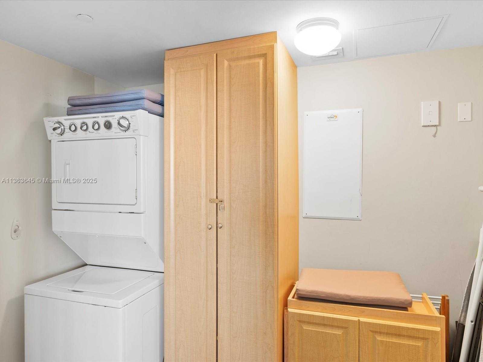 Small Image of 1830 SOUTH OCEAN DR #1806, Hallandale Beach Number 31