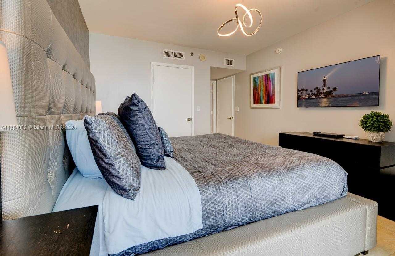 Small Image of 1830 S Ocean Dr, Hallandale Beach, FL 33009, USA Number 24