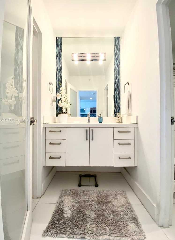 Small Image of 100 LINCOLN RD #906, Miami Beach Number 4