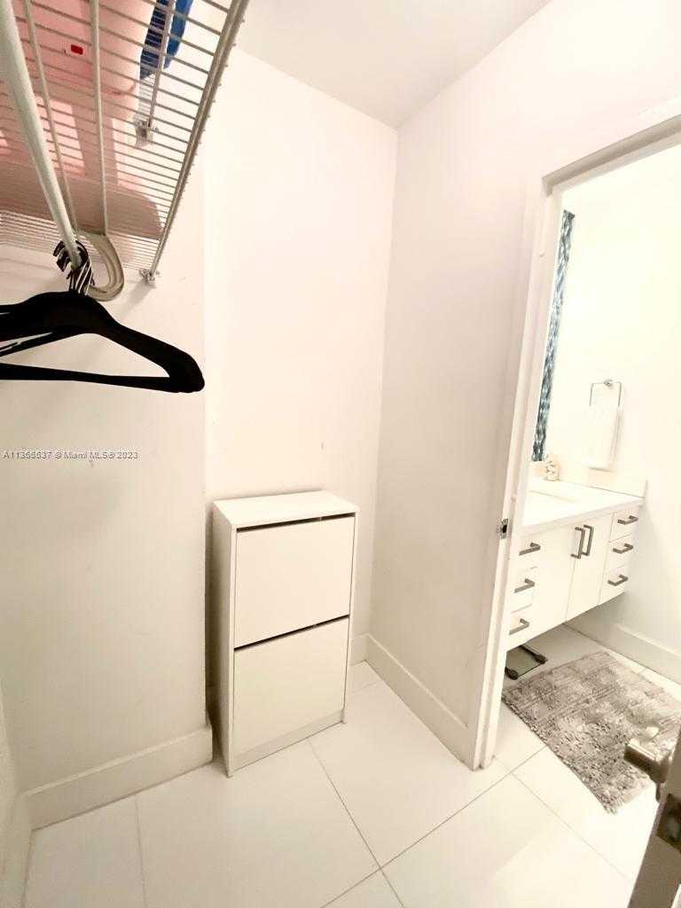 Small Image of 100 LINCOLN RD #906, Miami Beach Number 8