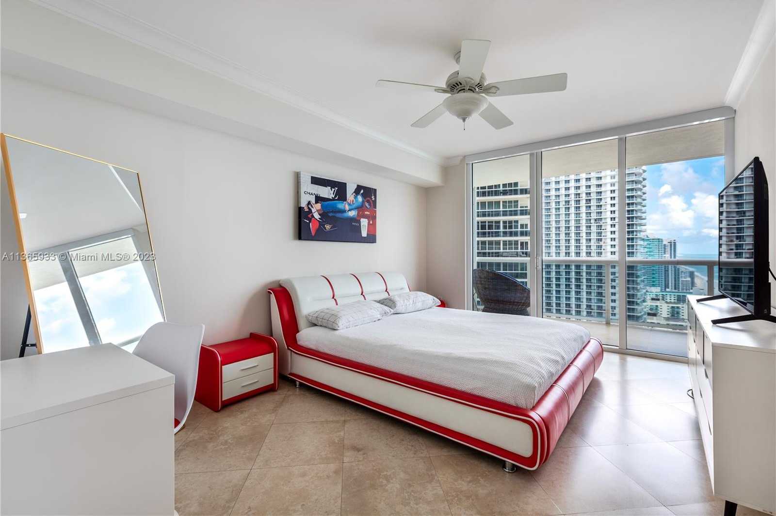 Small Image of 1830 SOUTH OCEAN DR #3511, Hallandale Beach Number 32