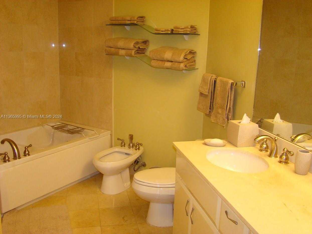 Small Image of 6365 COLLINS AV #3407, Miami Beach Number 9