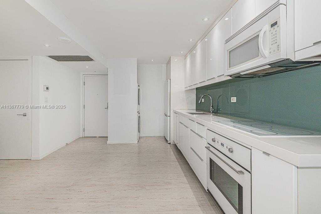 Small Image of 2301 COLLINS AVE #1032, Miami Beach Number 11