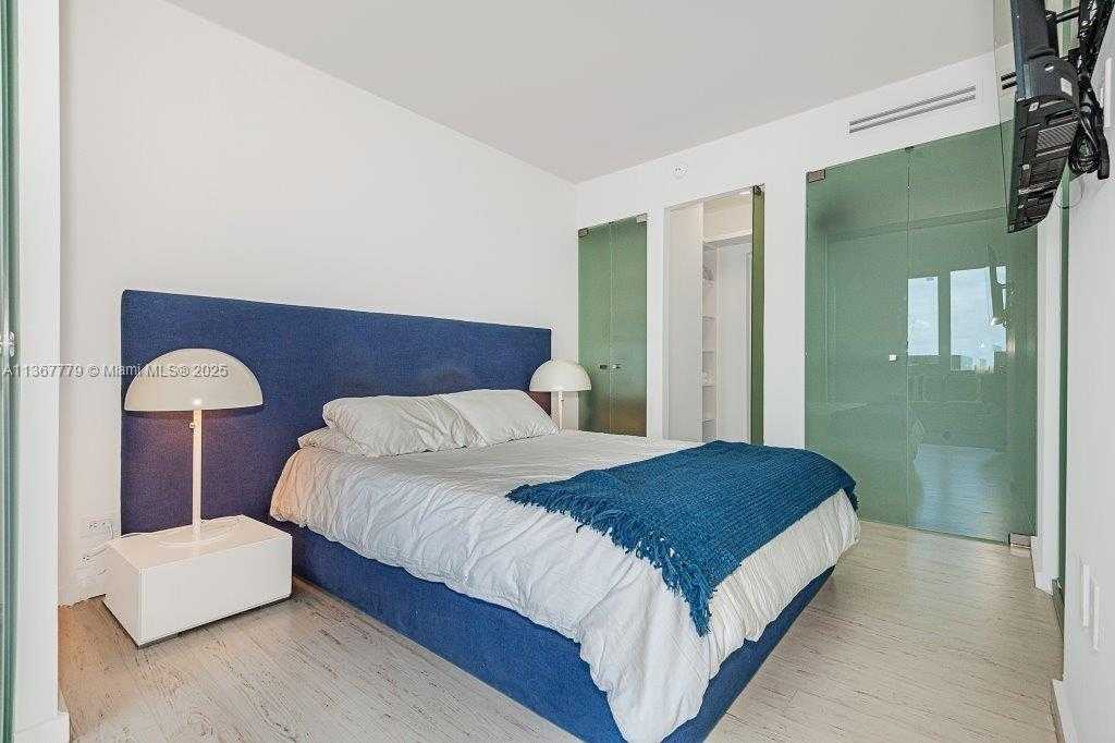 Small Image of 2301 COLLINS AVE #1032, Miami Beach Number 2