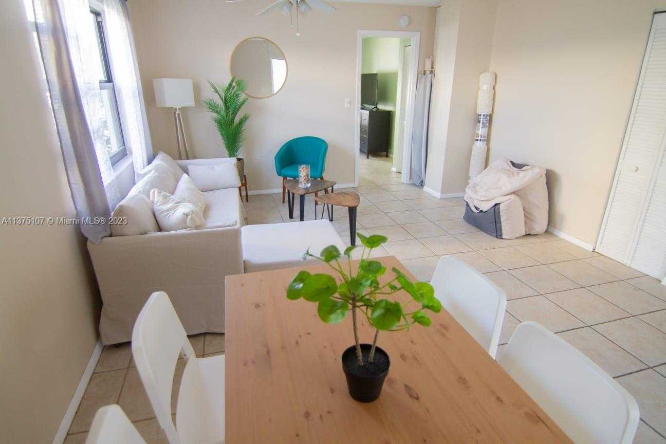 Small Image of 753 MICHIGAN AVE #2D, Miami Beach Number 2