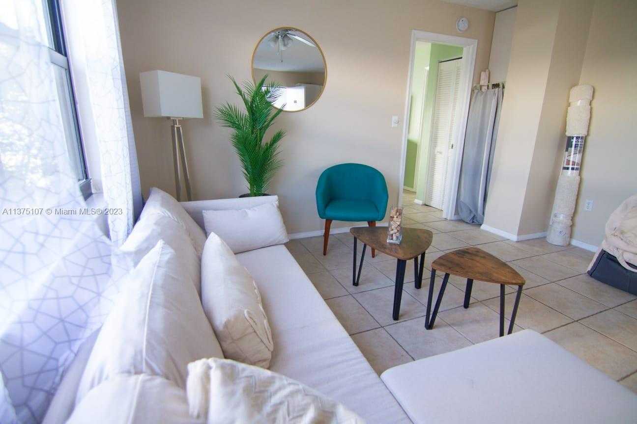 Small Image of 753 MICHIGAN AVE #2D, Miami Beach Number 3