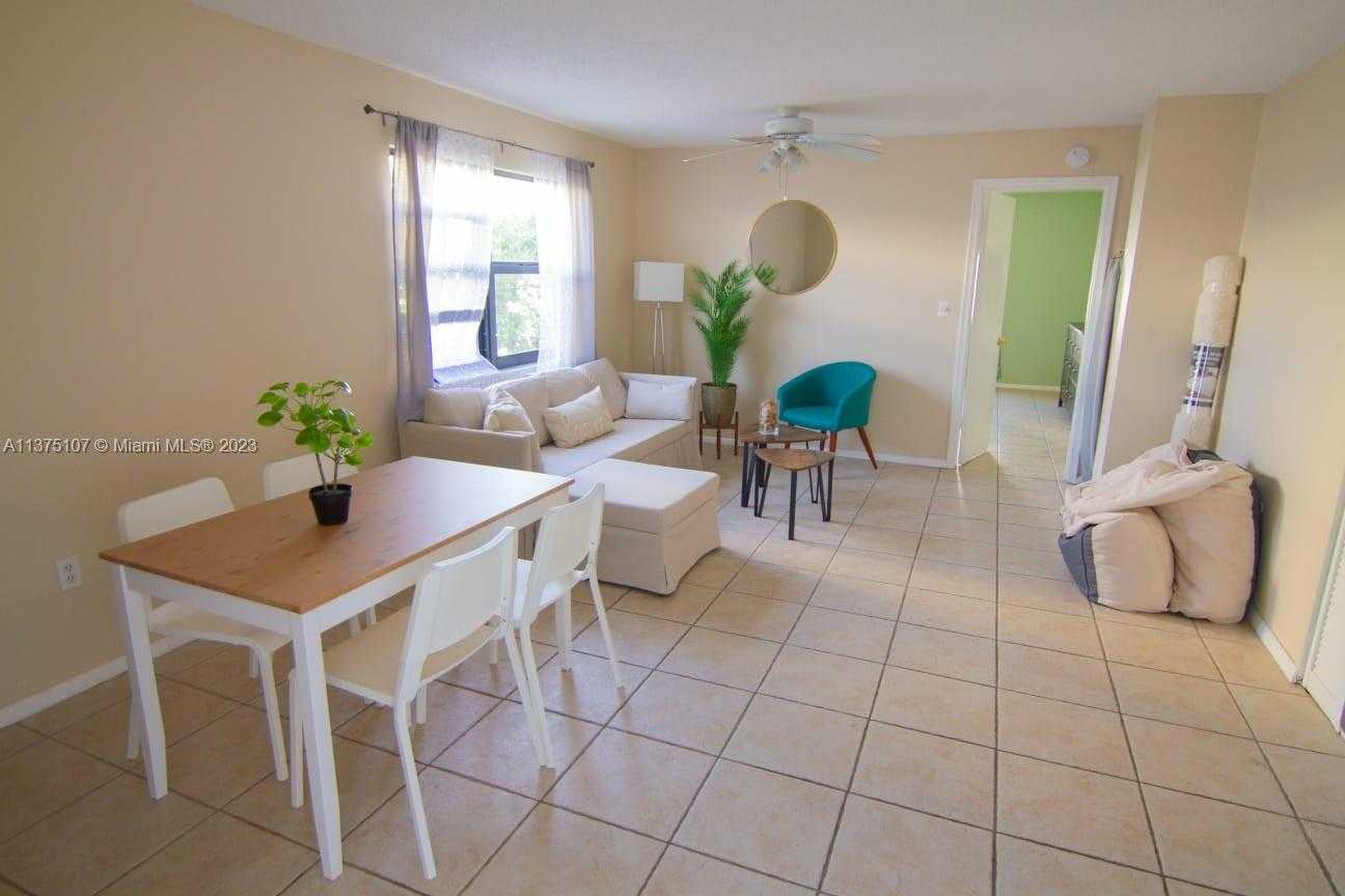 Small Image of 753 MICHIGAN AVE #2D, Miami Beach Number 4
