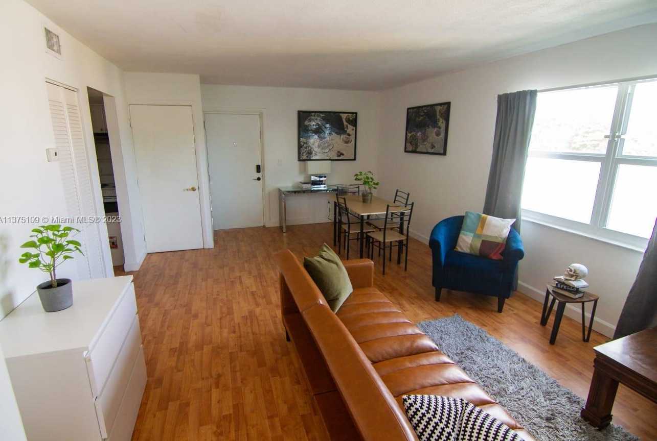 Small Image of 753 MICHIGAN AVE #3D, Miami Beach Number 2