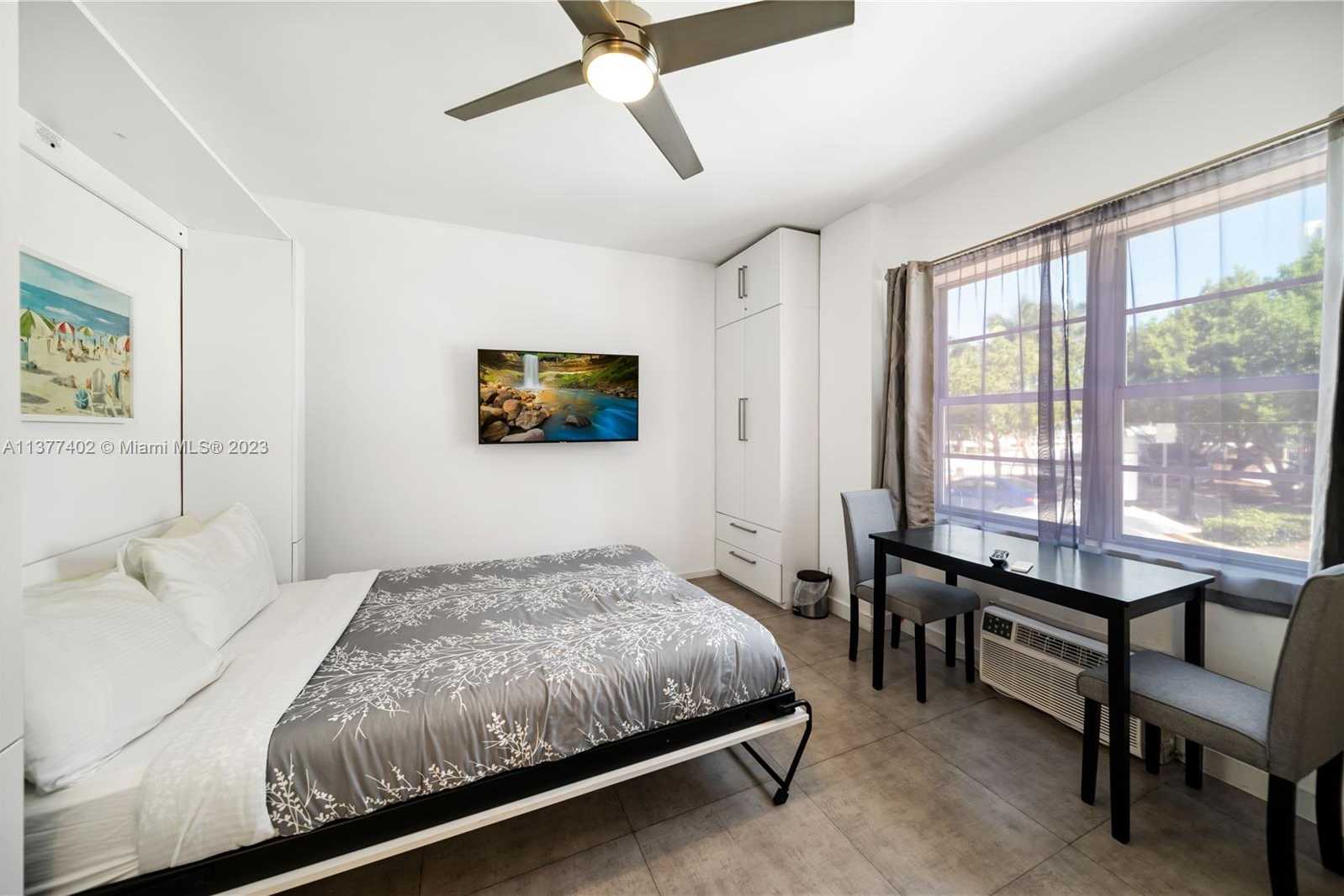 Small Image of 7300 OCEAN TER #110, Miami Beach Number 10